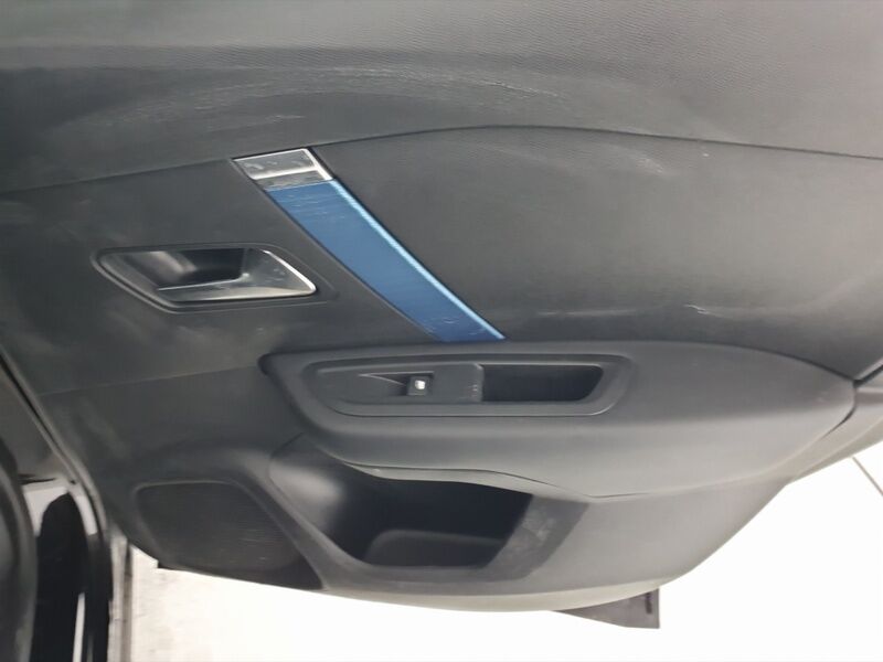 More views of Citroen e-C4