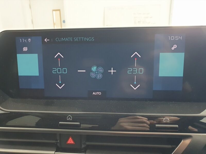 More views of Citroen e-C4