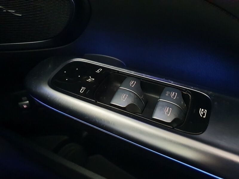 More views of Mercedes-Benz C-Class