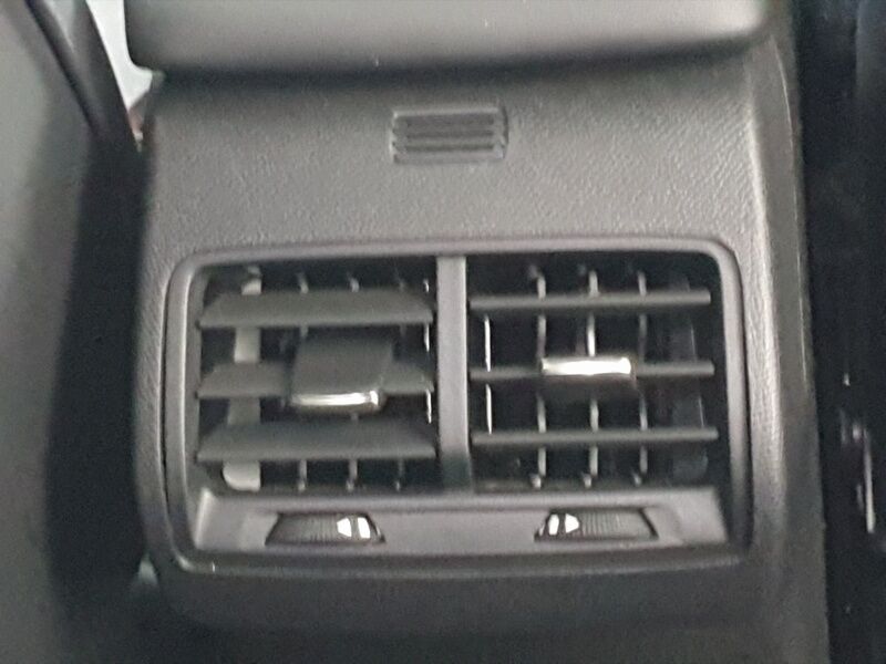 More views of Citroen e-C4 X