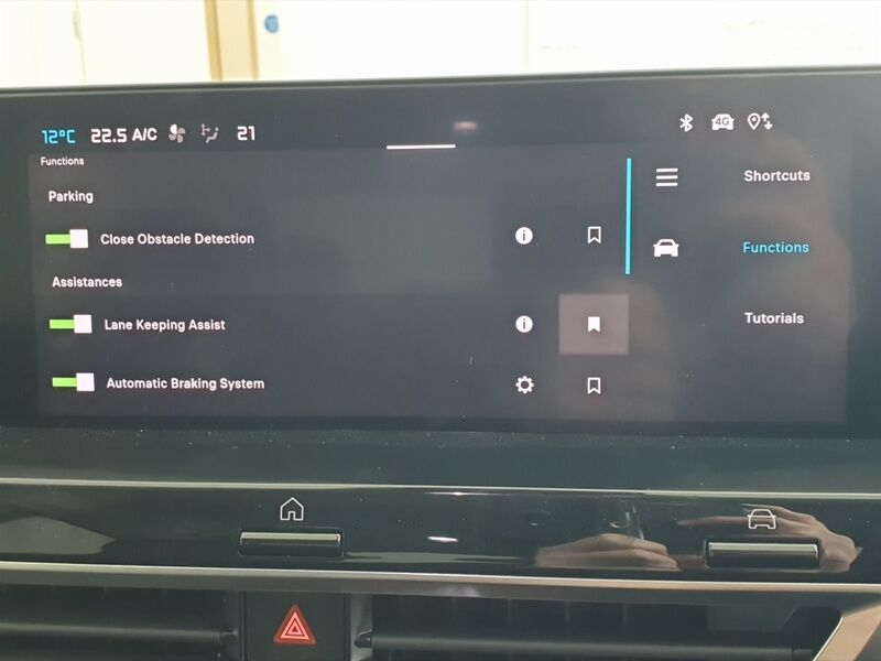 More views of Citroen e-C4 X