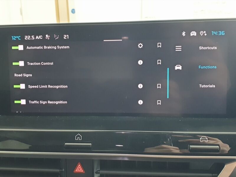More views of Citroen e-C4 X