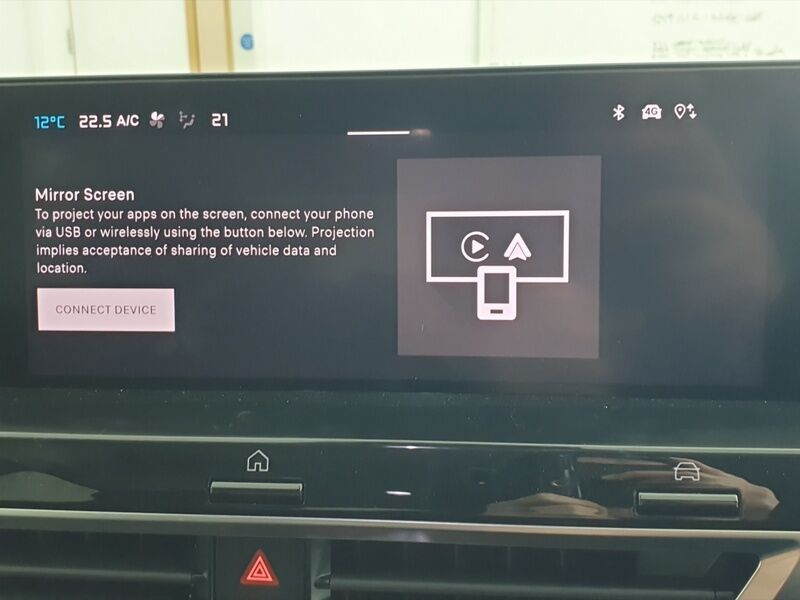 More views of Citroen e-C4 X