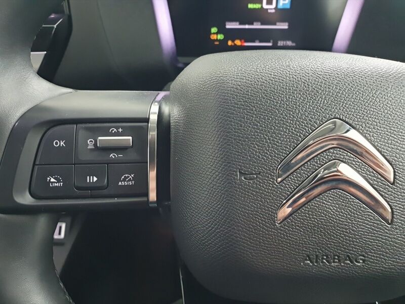 More views of Citroen e-C4 X