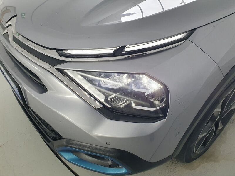 More views of Citroen e-C4 X