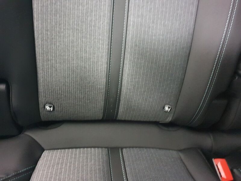 More views of Peugeot 3008