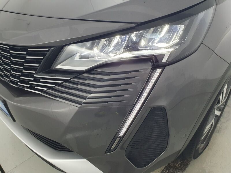 More views of Peugeot 3008