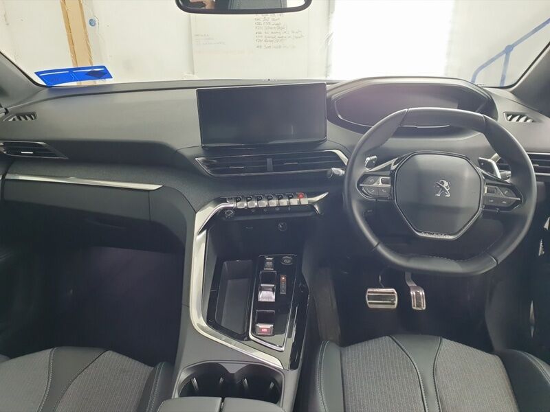 More views of Peugeot 3008