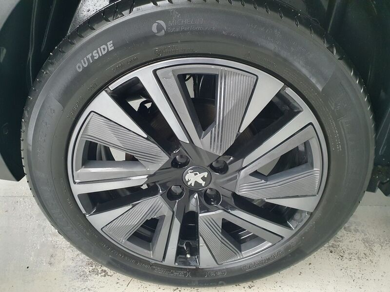 More views of Peugeot 2008