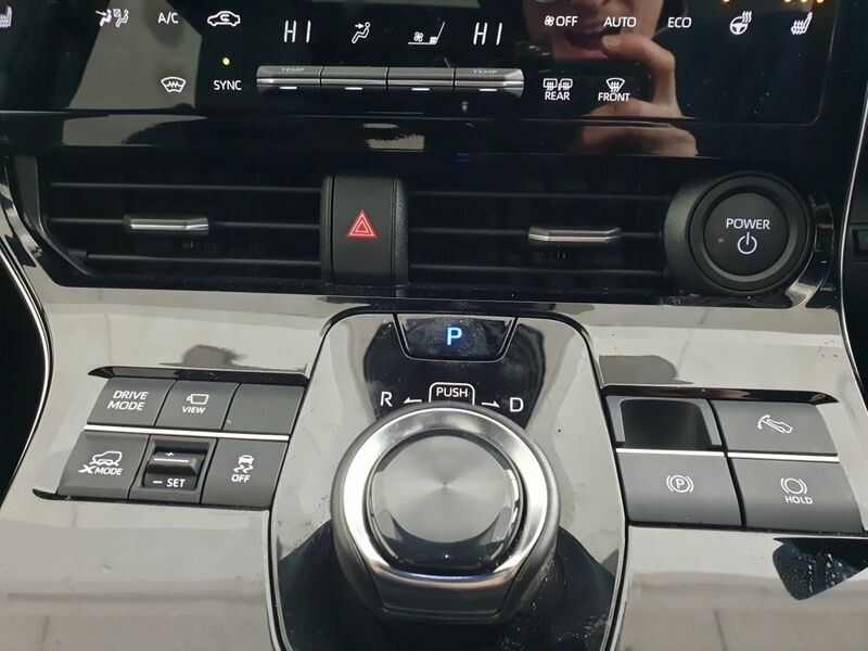 More views of Subaru Solterra