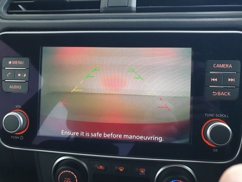 More views of Nissan Leaf