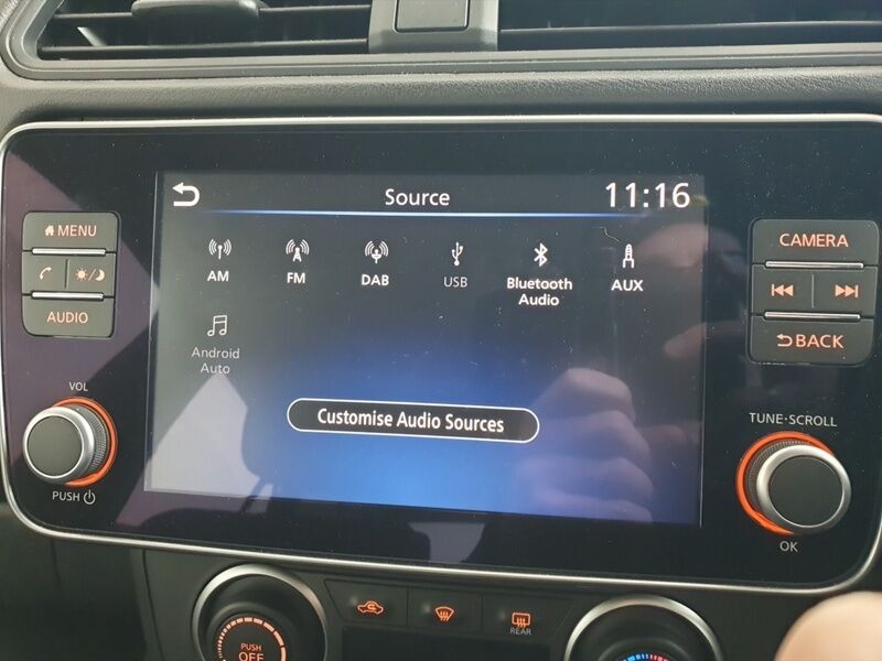 More views of Nissan Leaf