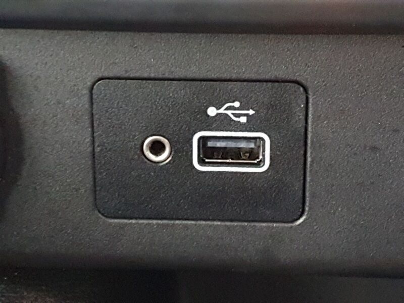 More views of Nissan Leaf