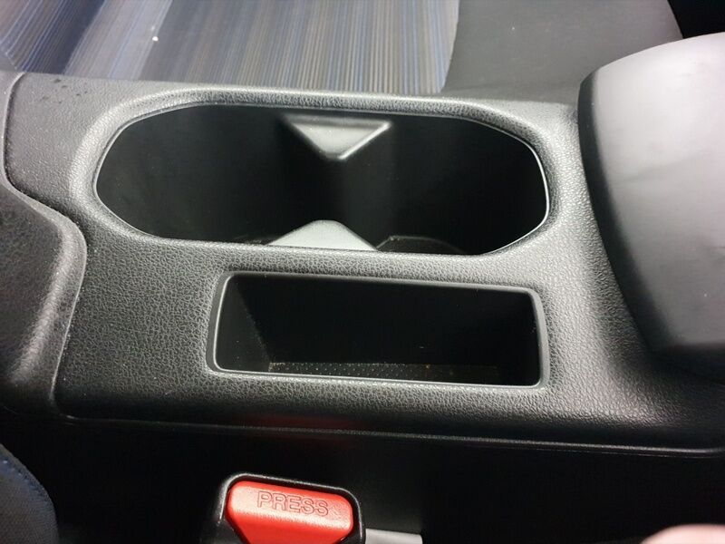 More views of Nissan Leaf