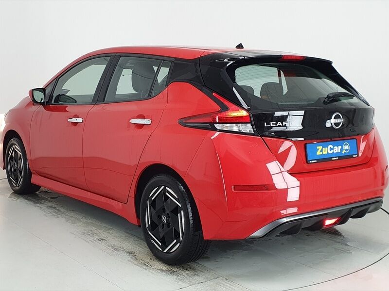 More views of Nissan Leaf