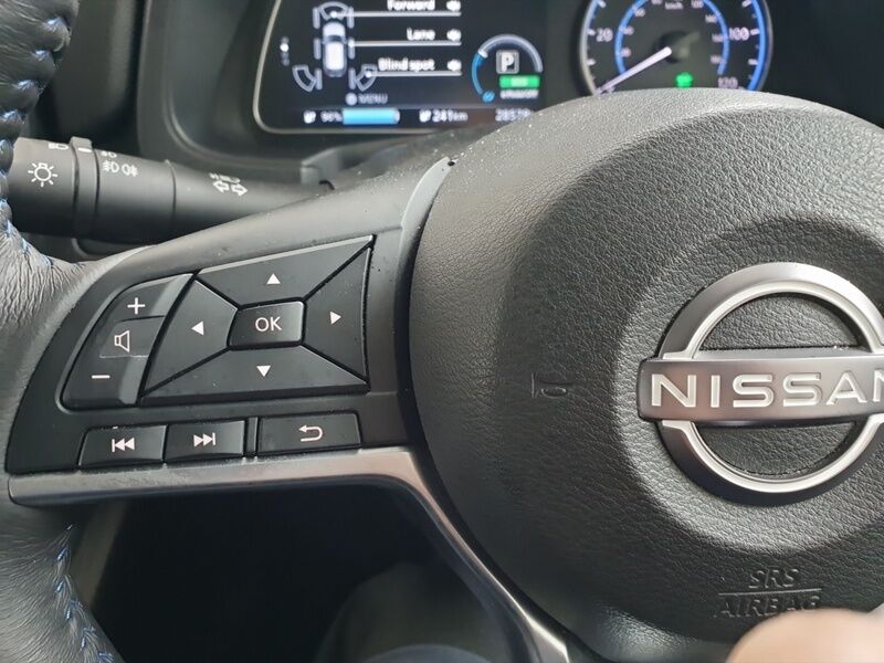 More views of Nissan Leaf