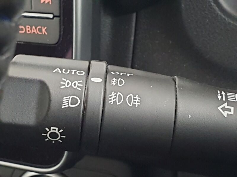 More views of Nissan Leaf