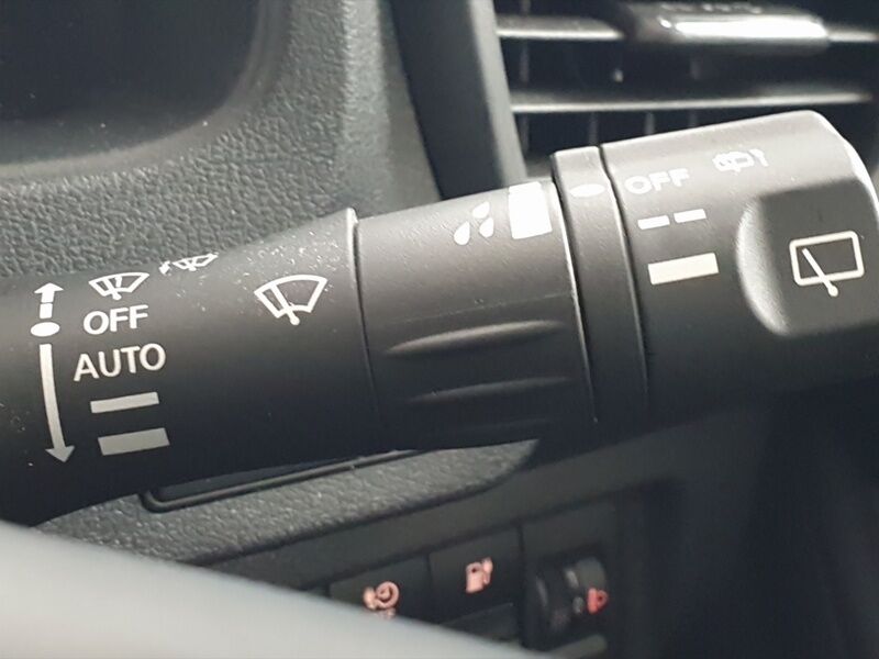 More views of Nissan Leaf