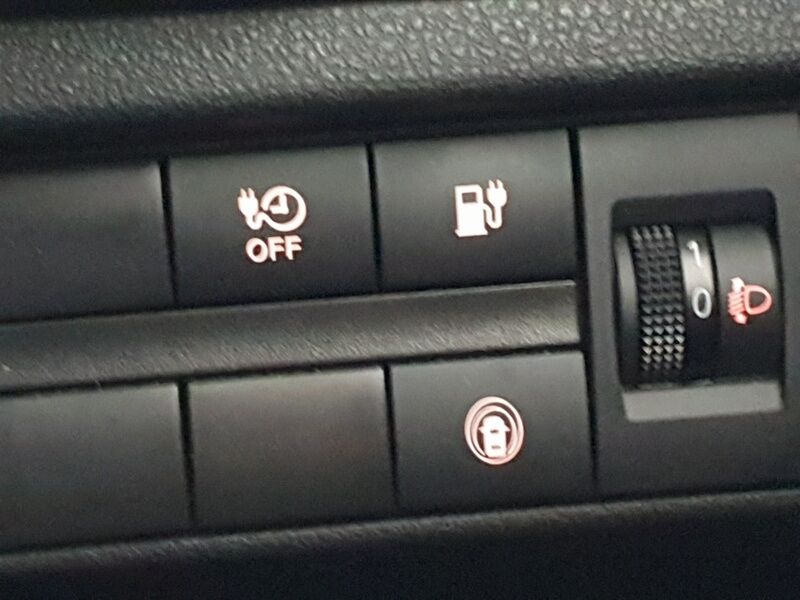 More views of Nissan Leaf