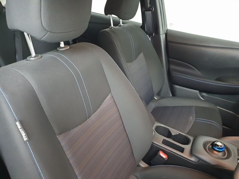 More views of Nissan Leaf