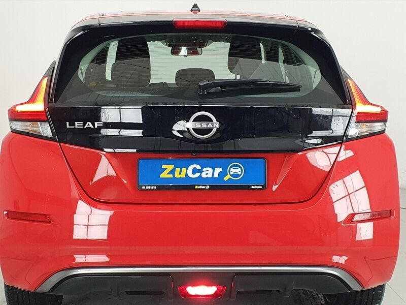 More views of Nissan Leaf