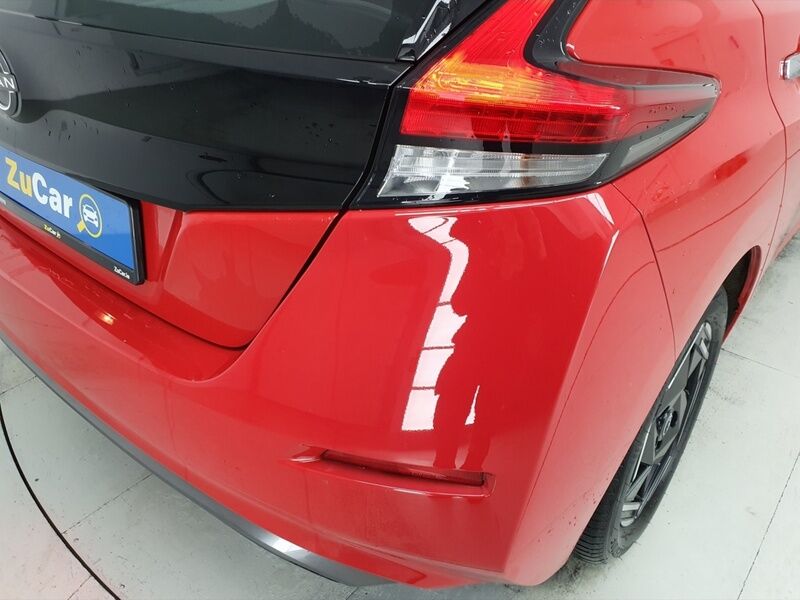 More views of Nissan Leaf