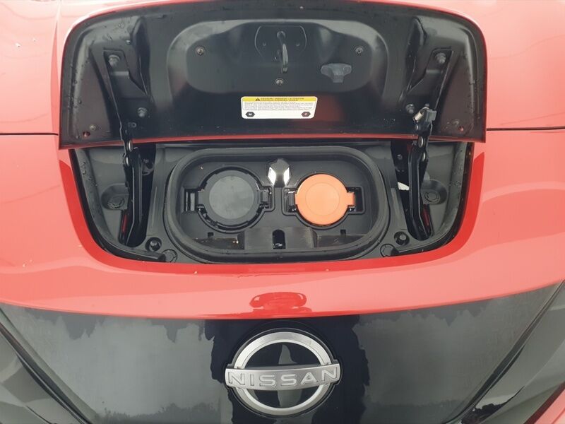 More views of Nissan Leaf