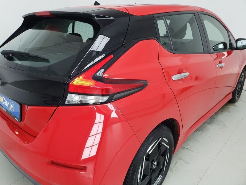 More views of Nissan Leaf