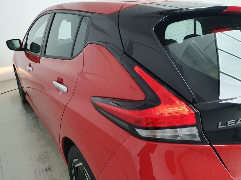 More views of Nissan Leaf