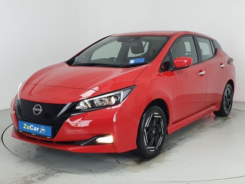 More views of Nissan Leaf