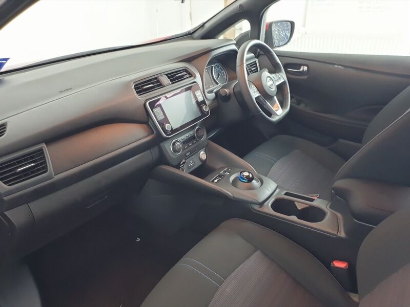 More views of Nissan Leaf