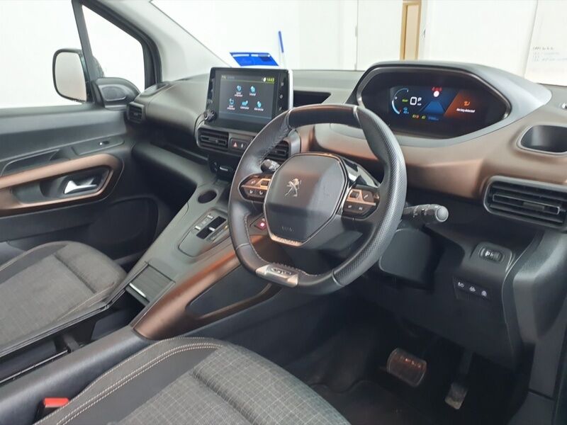 More views of Peugeot Rifter