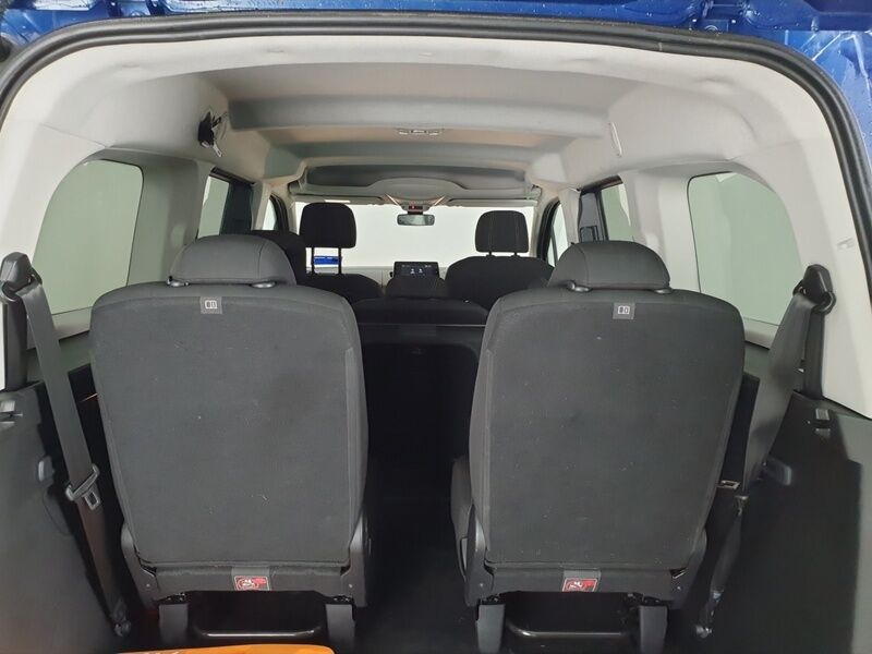 More views of Peugeot Rifter