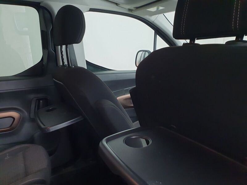 More views of Peugeot Rifter