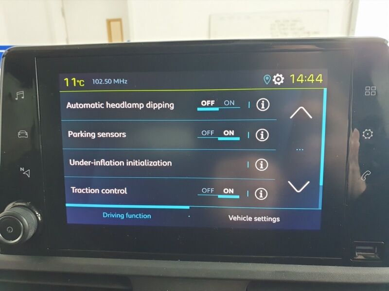 More views of Peugeot Rifter