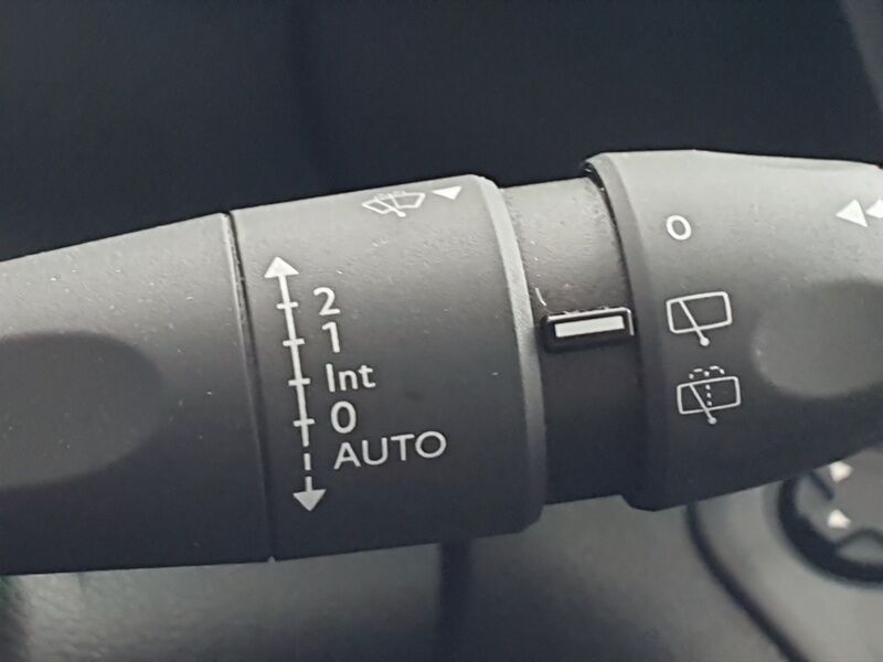 More views of Peugeot Rifter