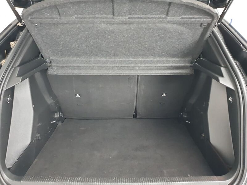 More views of Peugeot 2008