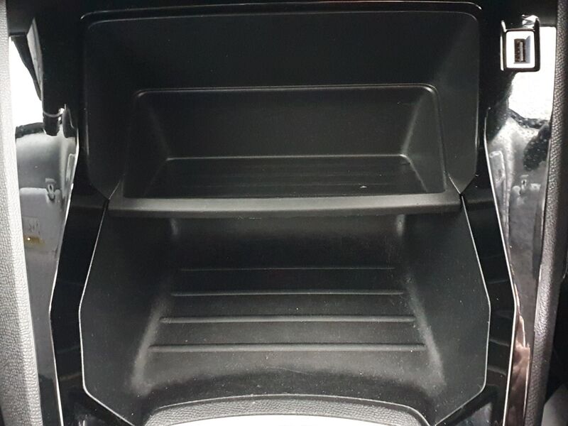 More views of Peugeot 2008