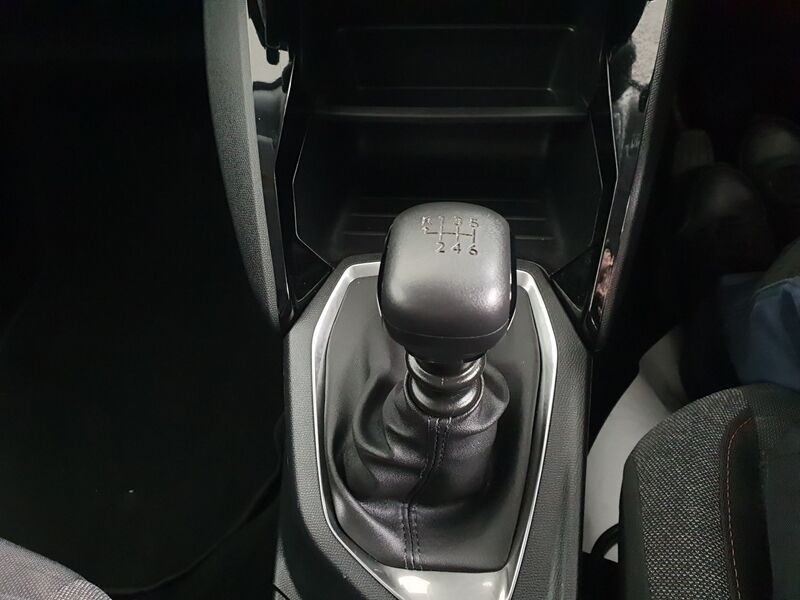 More views of Peugeot 2008