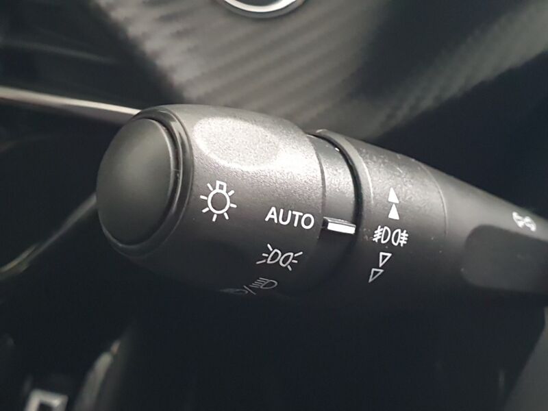 More views of Peugeot 2008