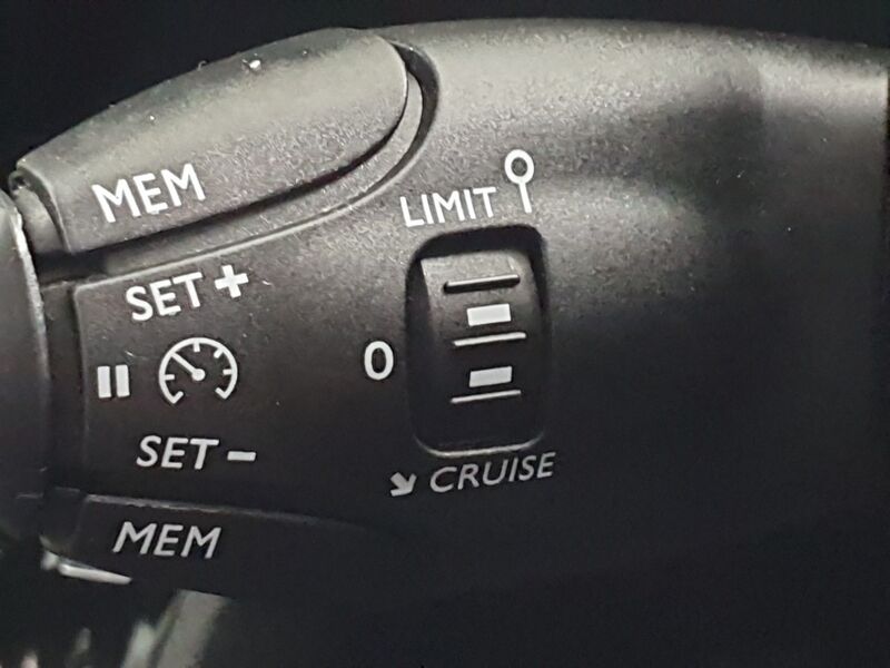 More views of Peugeot 2008