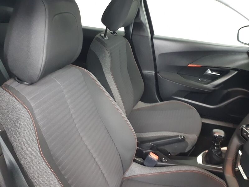 More views of Peugeot 2008