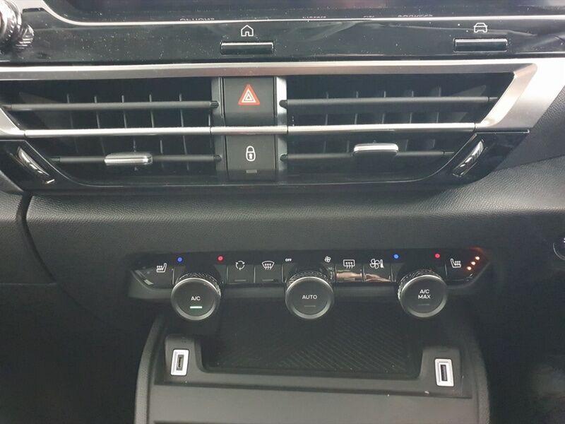 More views of Citroen e-C4