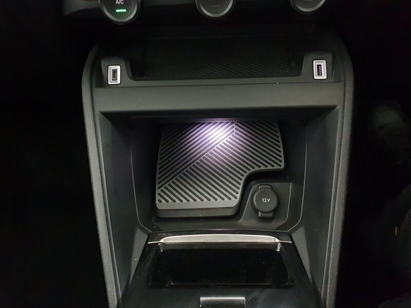 More views of Citroen e-C4