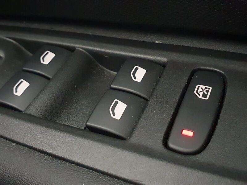 More views of Citroen e-C4