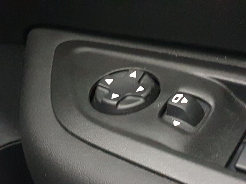 More views of Citroen e-C4