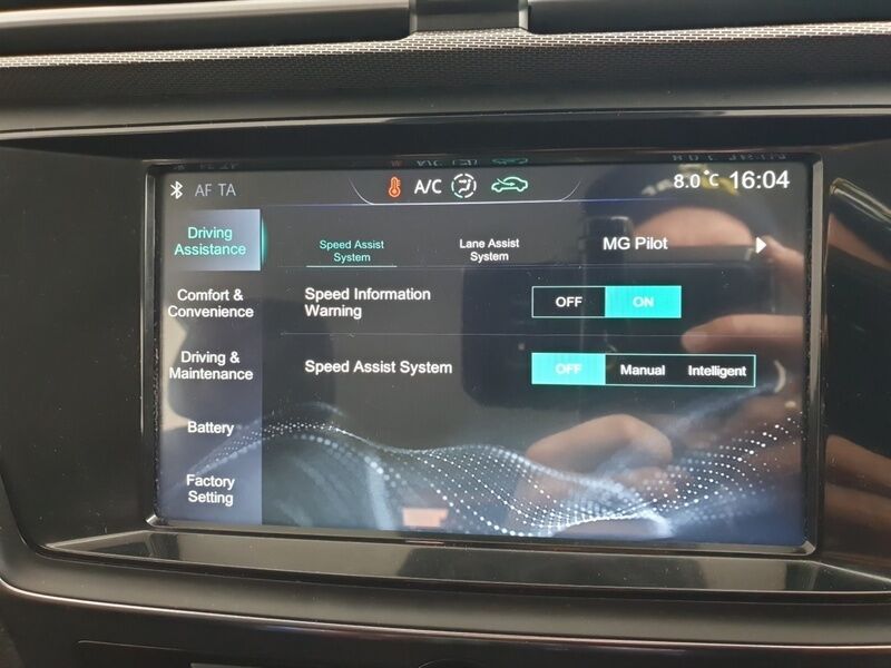 More views of MG MG5