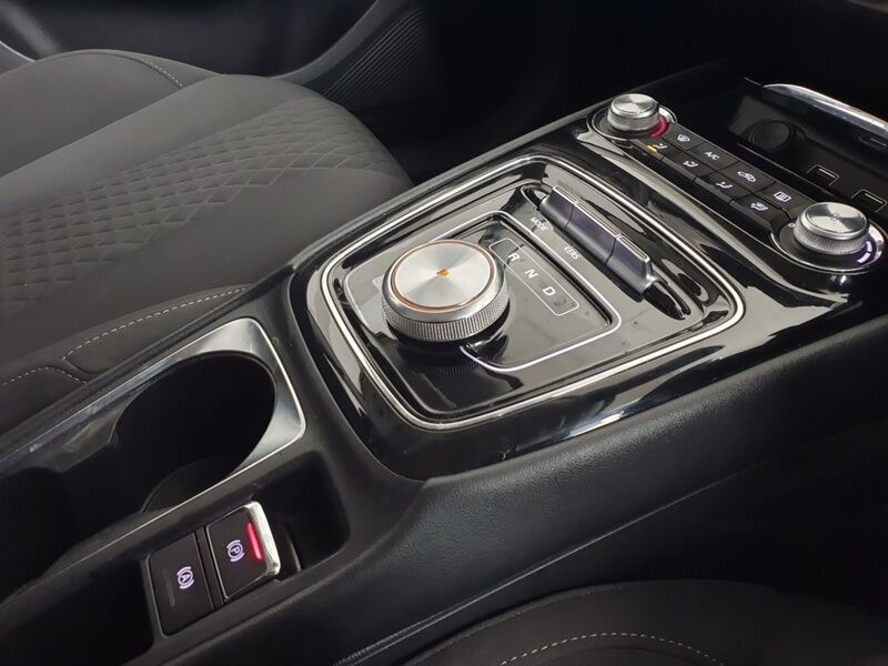 More views of MG MG5