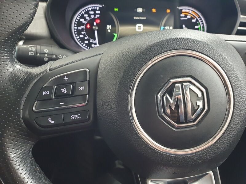 More views of MG MG5