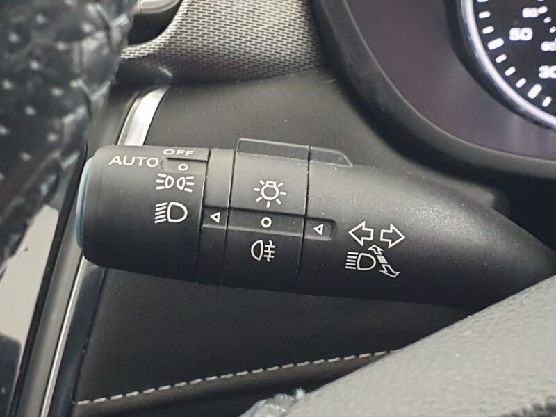 More views of MG MG5